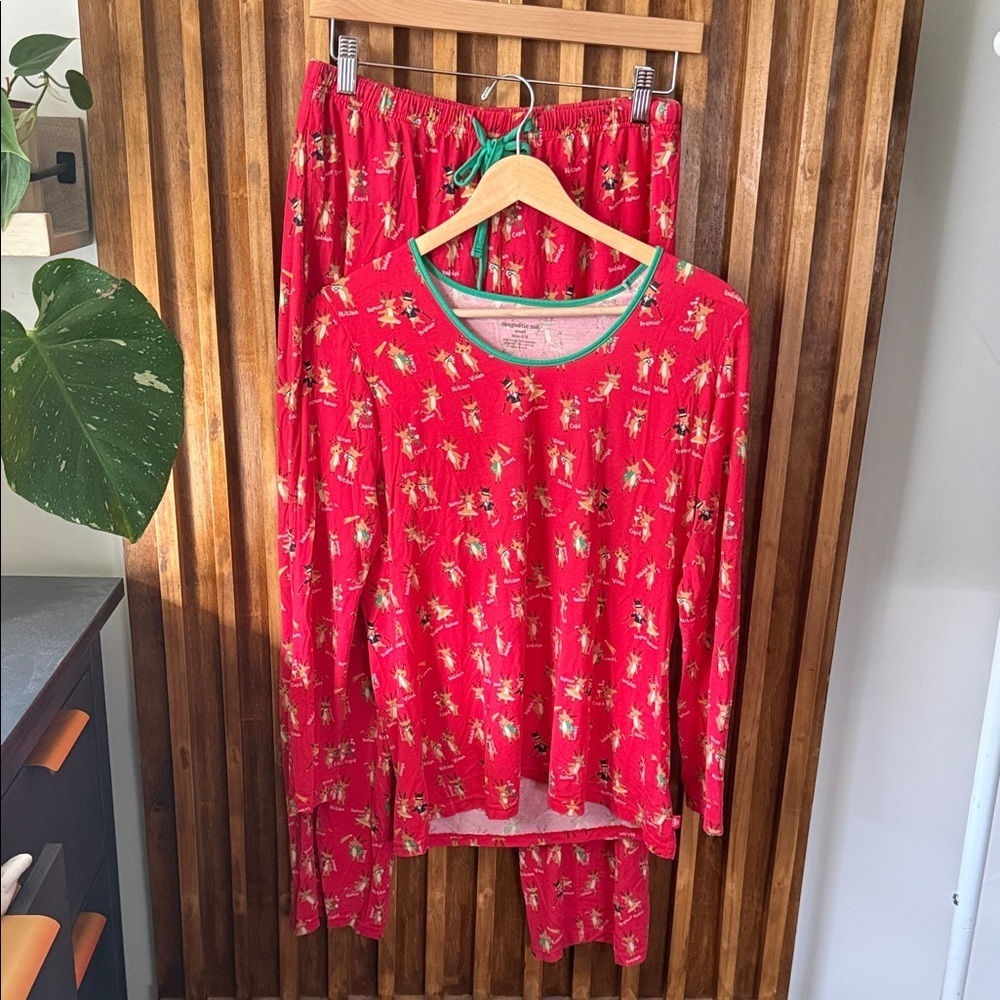 Magnetic Me Rollicking Reindeer Modal Christmas PJ. Size S Womens